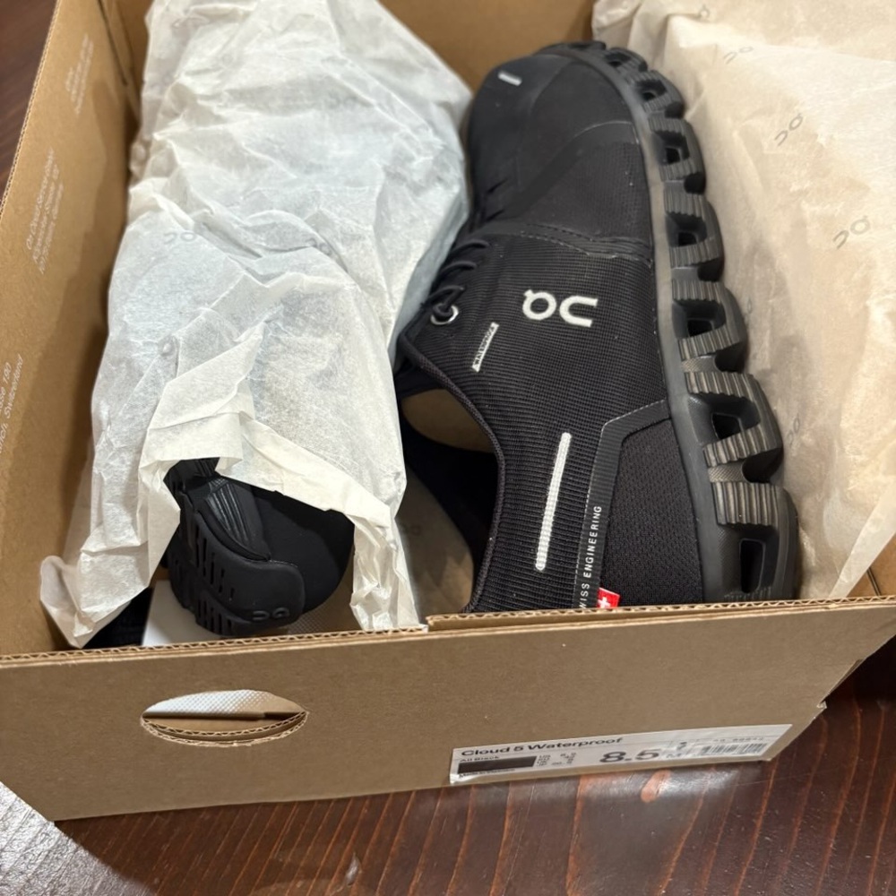 On Running Men's Black Cloud Sneakers 8.5